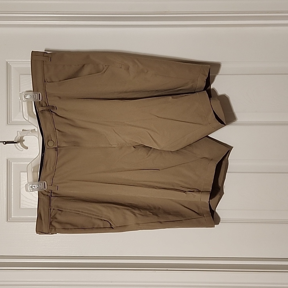 Men's George Above the Knee Moisture Wicking Khaki Flat Front Shorts, size 46